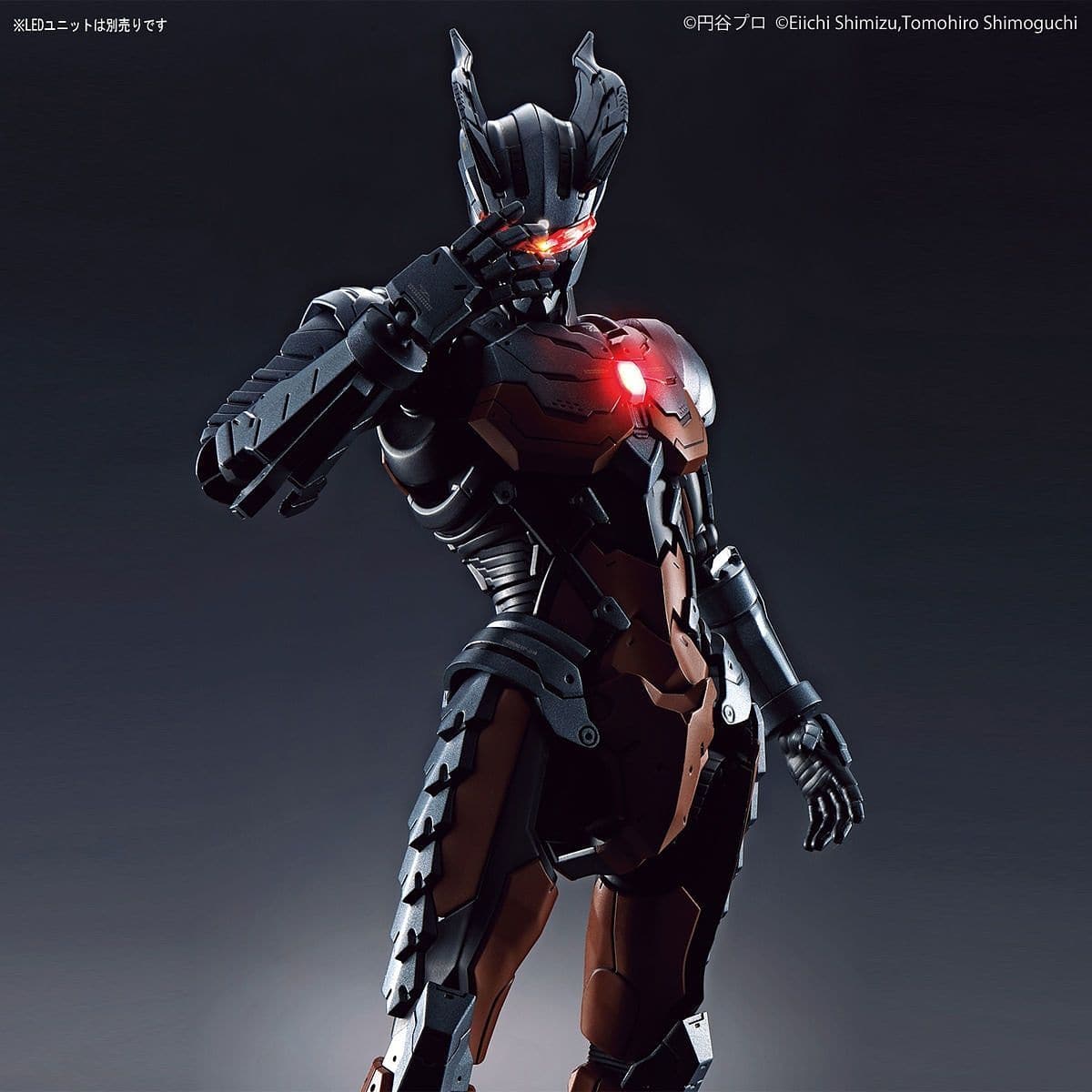 FIGURE RISE STANDARD ULTRAMAN SUIT DARKLOPS ZERO ACTION.